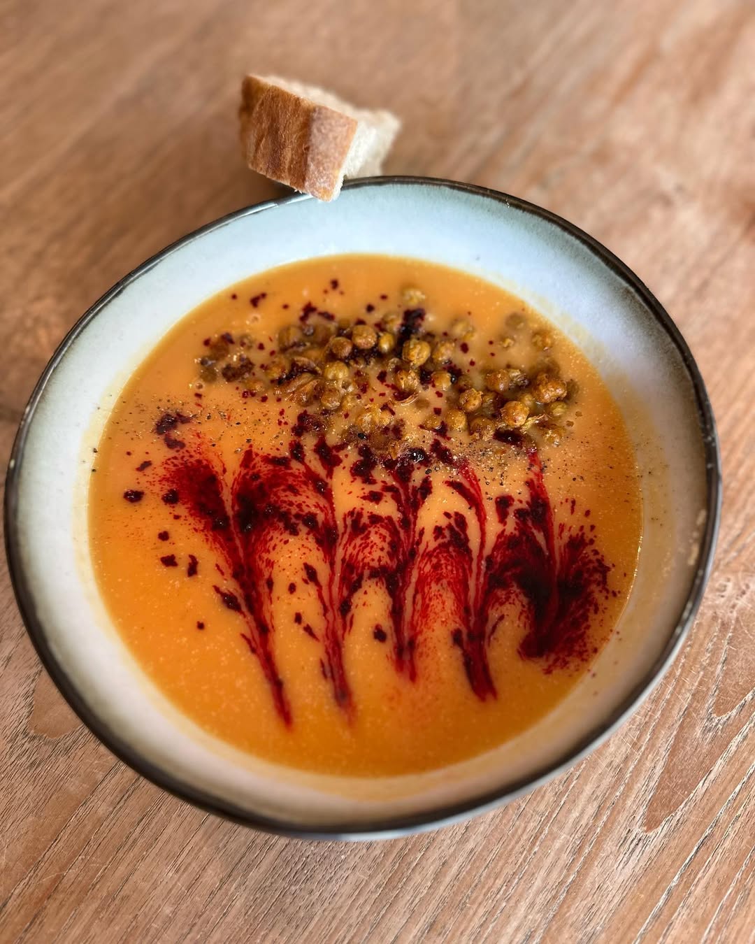 Kaffee mit Sahnehaube