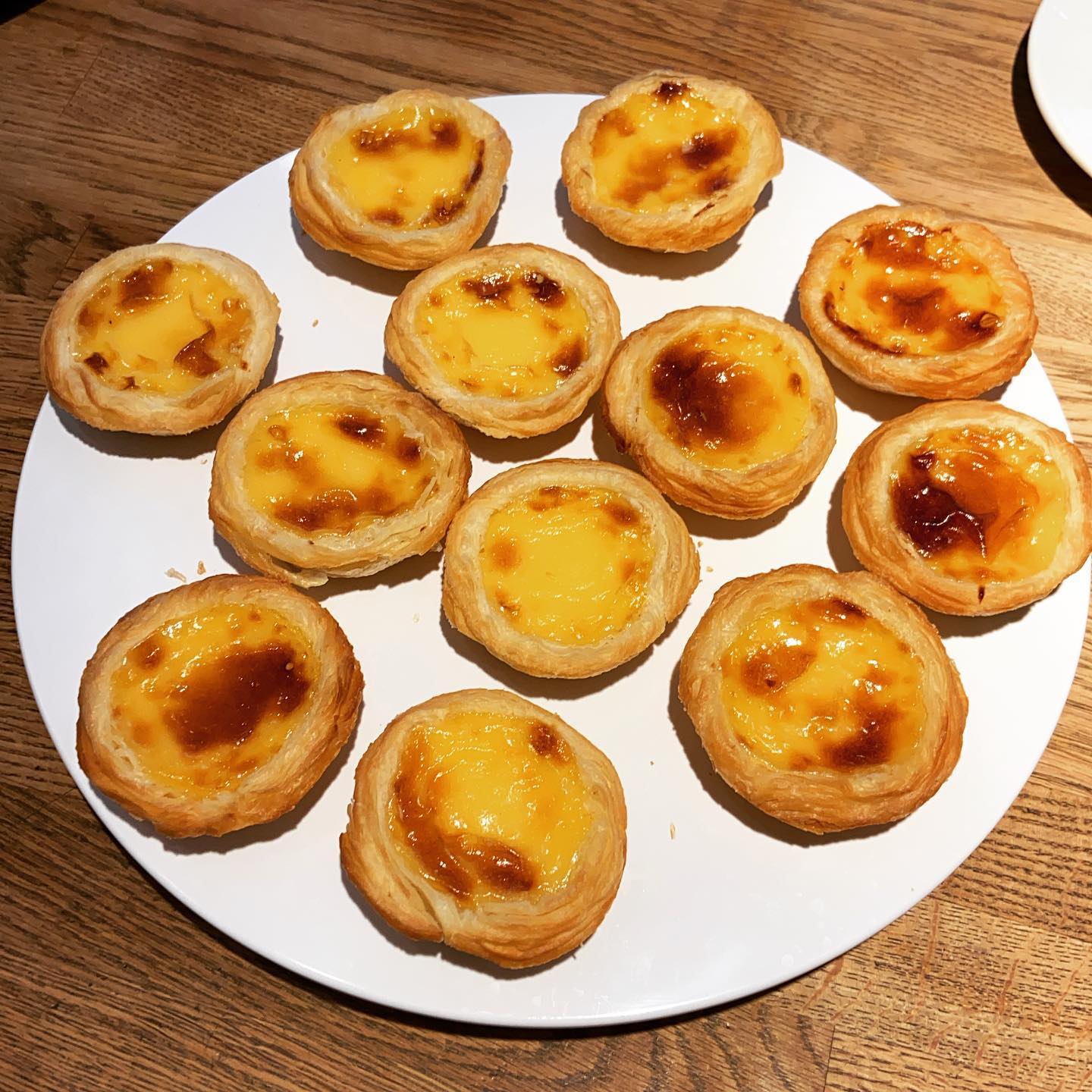 Frischer Salat mit Croutons